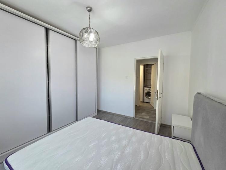 Apartament cu 3 camere decomandat, mobilat în Tomis III