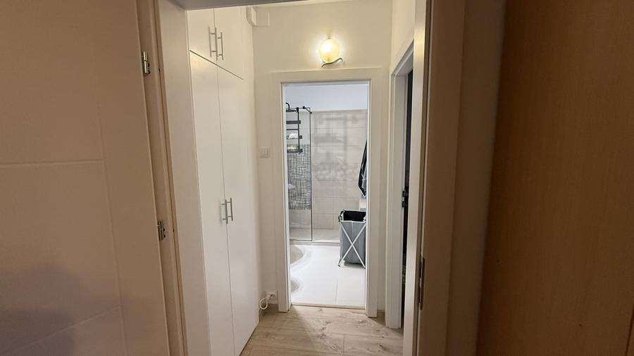 Apartament cu 2 camere semidecomandat în 1 Mai