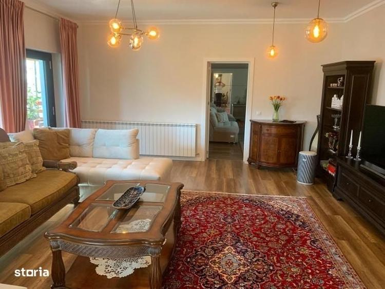 Casă cu 4 camere cu Teren 600 Mp în Sadu