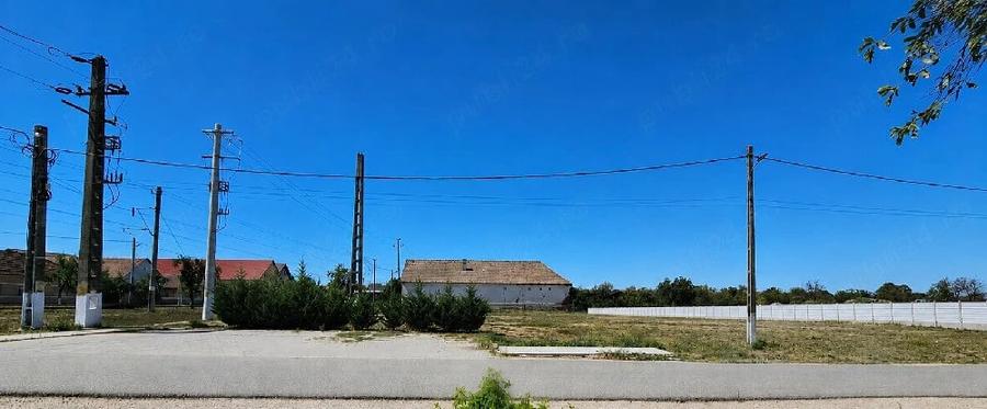 Teren de 1500 mp, în Mândruloc