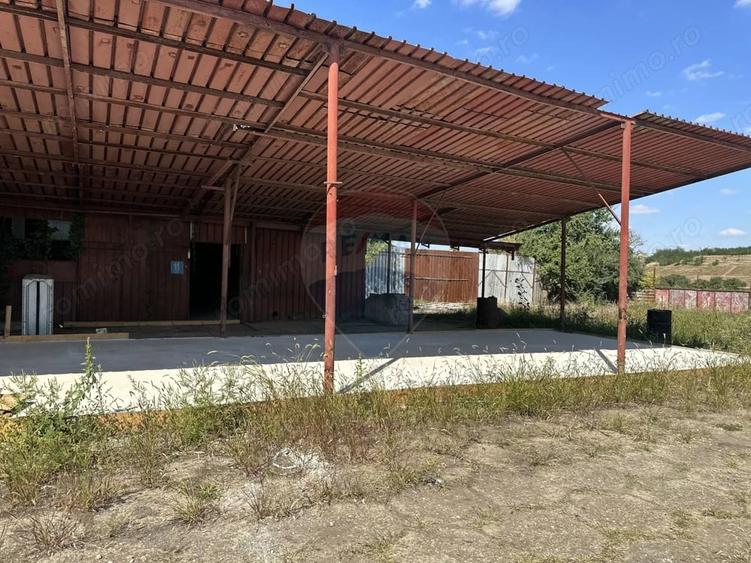 Spațiu comercial, de 640 mp, în Săvinești