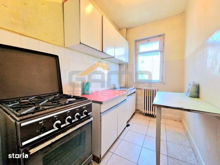Apartament cu 3 camere semidecomandat în Aurel Vlaicu