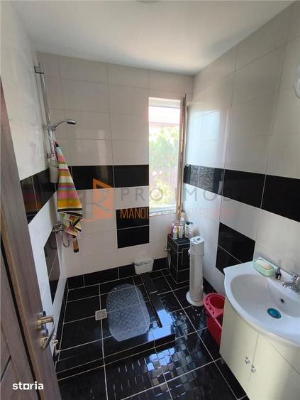Casă cu 5 camere decomandat cu Teren 1350 Mp în Vintilă Vodă