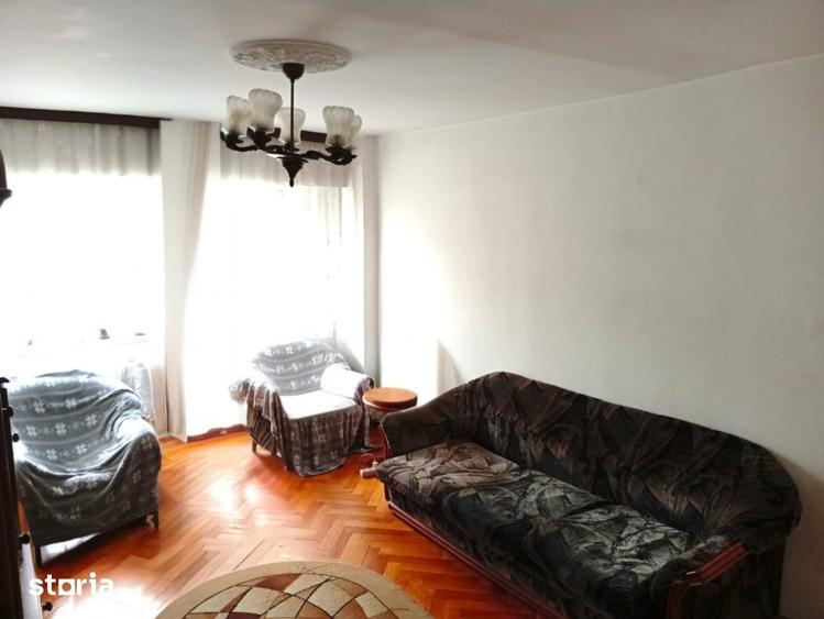 Apartament cu 4 camere decomandat în Micălaca