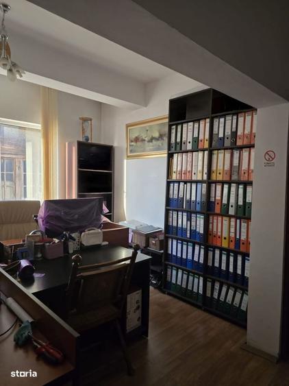 Casă cu 4 camere în Apărătorii Patriei