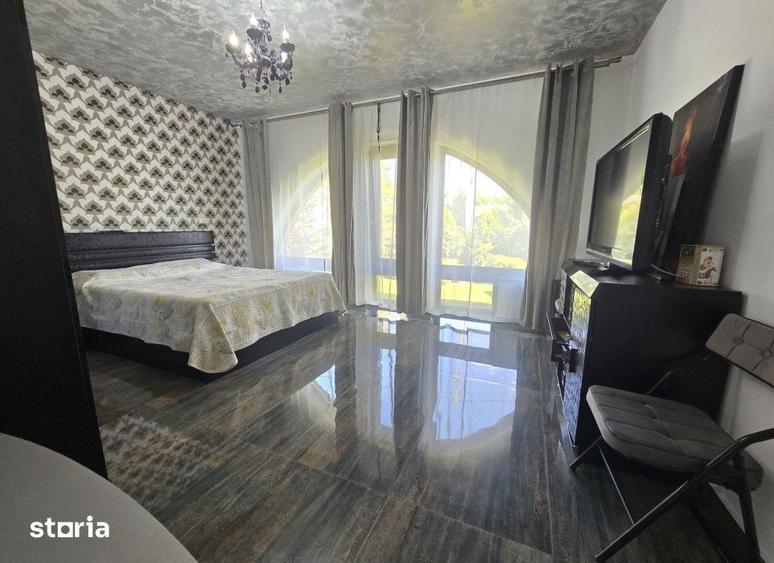 Casă cu 5 camere cu Teren 1700 Mp în Bucium
