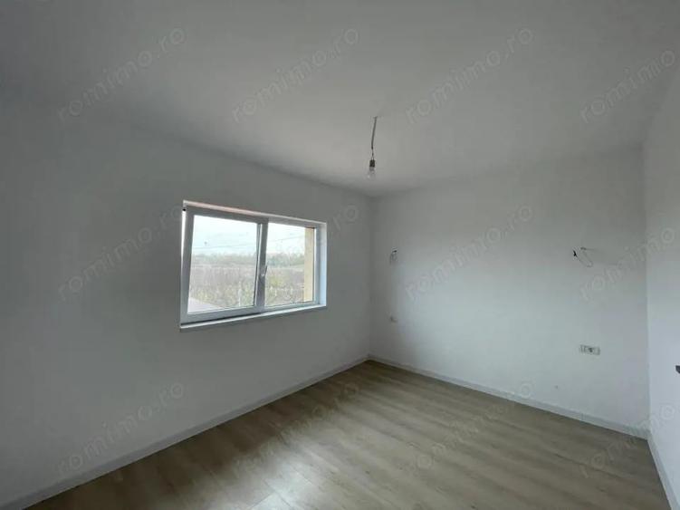 Casă cu 5 camere cu Teren 470 Mp în Ghiroda