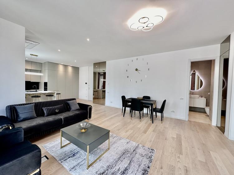 Apartament cu 5 camere decomandat, mobilat în Nord
