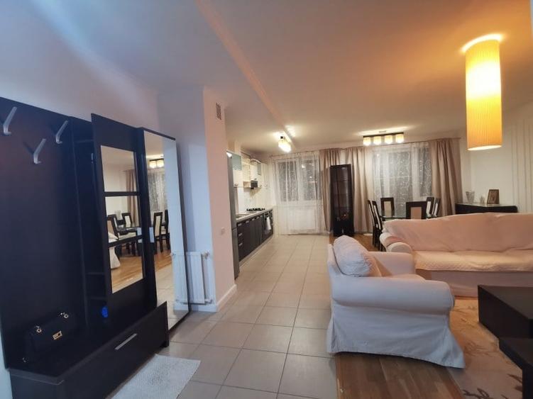 Apartament cu 2 camere decomandat în Parcul Carol