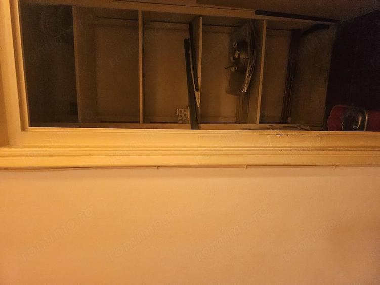 Apartament cu 4 camere semidecomandat în Magheru