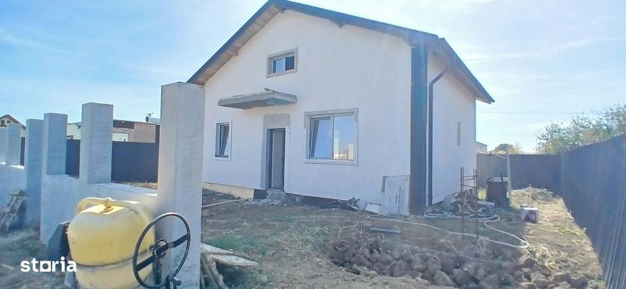 Casă cu 3 camere cu Teren 261 Mp în Berceni