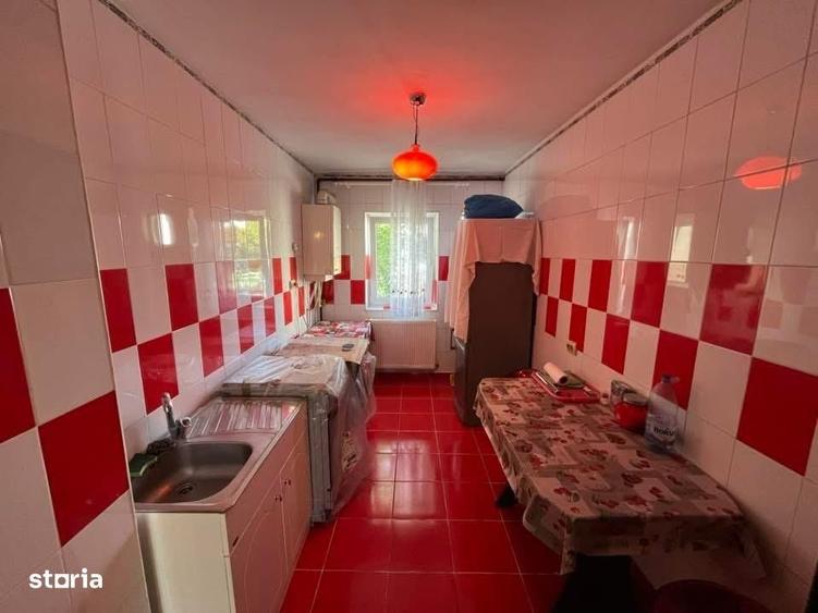Apartament cu 3 camere decomandat în Ștefan cel Mare