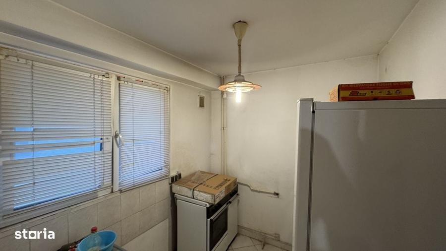 2 camere decomandate in P-uri. Bloc de 4 etaje dar structura de 8 - 3
