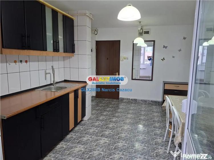 Apartament cu 2 camere decomandat în Moșilor