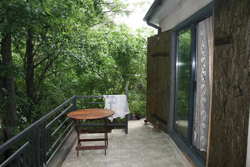 Casă cu 2 camere cu Teren 130 Mp în Central