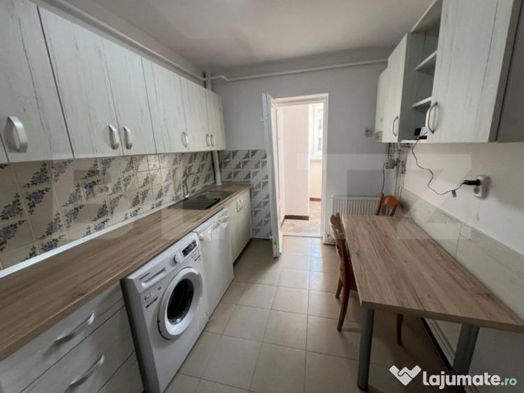 Apartament cu 2 camere decomandat, mobilat în Central