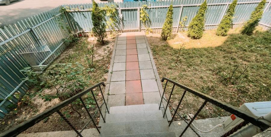 Apartament cu 70 camere semidecomandat în Țiglina 3