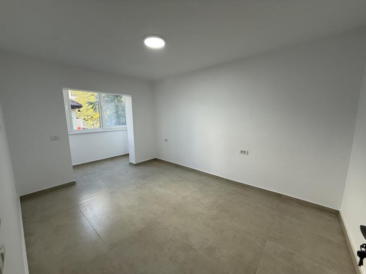 Apartament cu 4 camere decomandat în Complex Studențesc