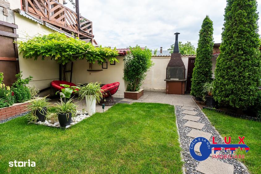 Casă cu 7 camere cu Teren 275 Mp în Central