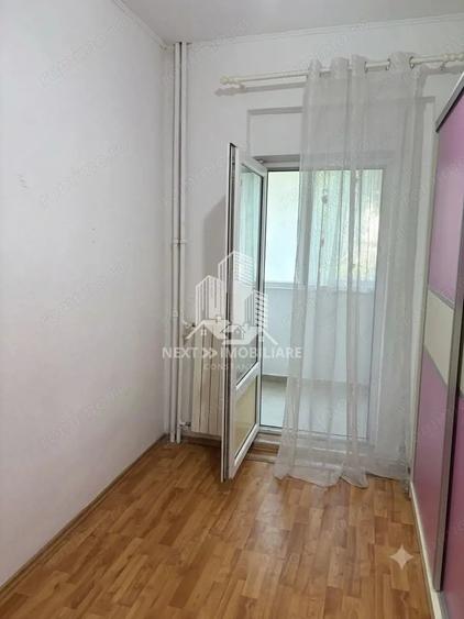 Apartament cu 3 camere semidecomandat în City Park Mall