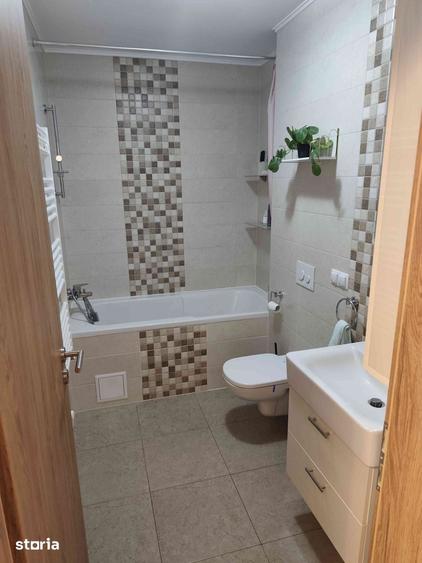 Apartament cu 2 camere decomandat în Tractorul