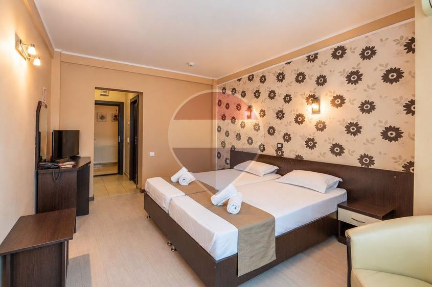 Hotel/Pensiune, de 1,600 mp, în Central