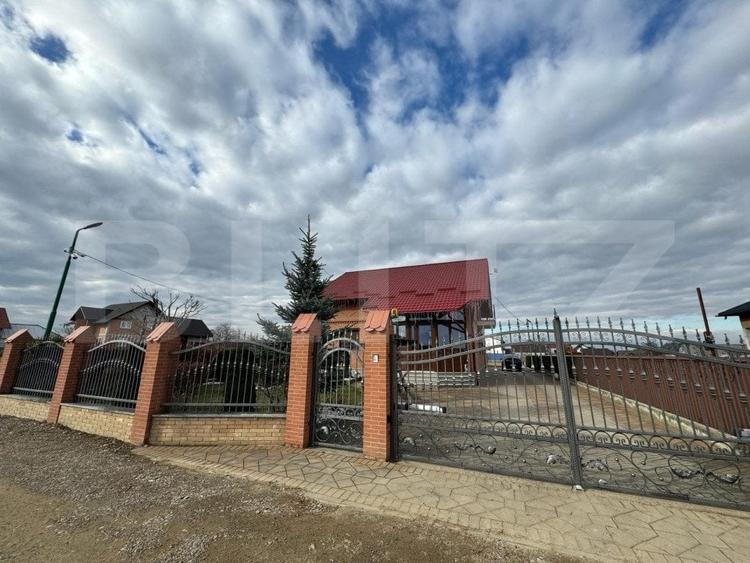 Casă individuală cu 5 camere cu Garaj în Marginea