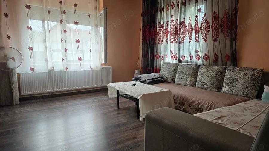 Casă cu 2 camere cu Teren 780 Mp în Simeria