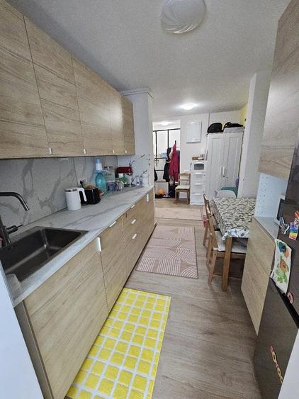 Apartament cu 3 camere decomandat, mobilat în Ghencea