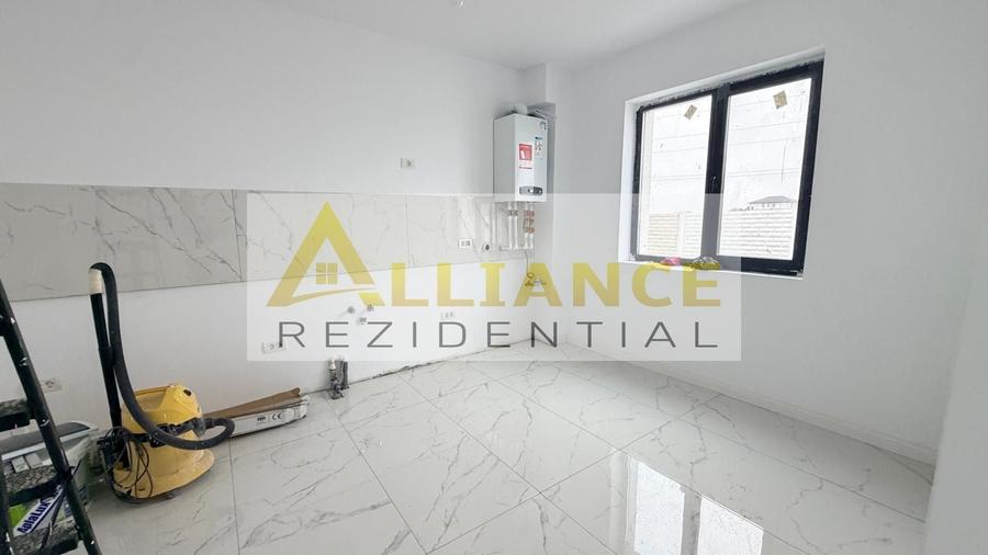 Casă individuală cu 4 camere cu Canalizare în Berceni