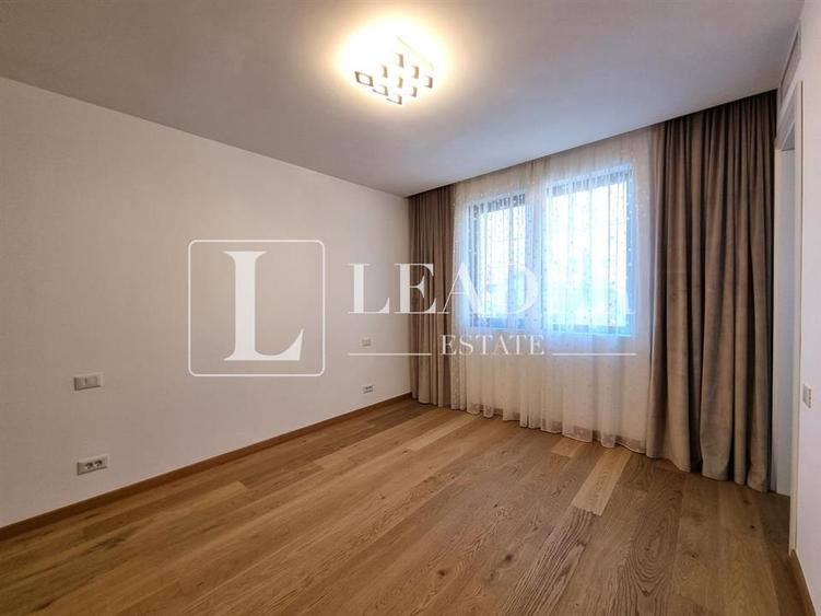 Duplex cu 5 camere cu Teren 220 Mp în Pipera