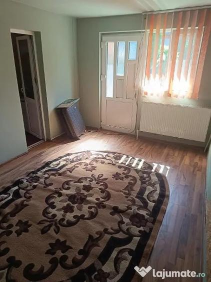 Casă cu 5 camere cu Teren 4925 Mp în Lechința