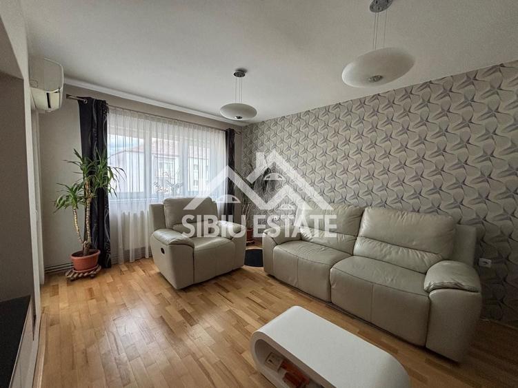 Apartament cu 3 camere decomandat, mobilat în Hipodrom 4