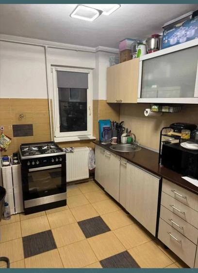 Apartament cu 2 camere semidecomandat în Gemenii