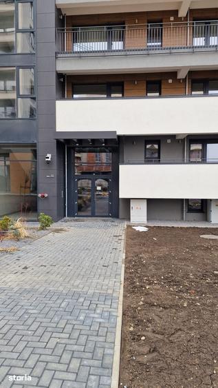 Apartament cu 2 camere decomandat în Tractorul