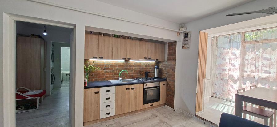Apartament cu 3 camere în Micro 18