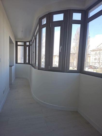 Apartament cu 3 camere decomandat în Exterior Vest