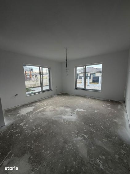 Casă cu 4 camere cu Teren 500 Mp în Central