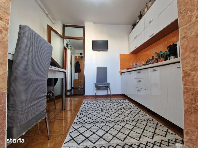Apartament cu 3 camere decomandat în Inel II