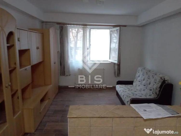 Garsonieră decomandată în Central
