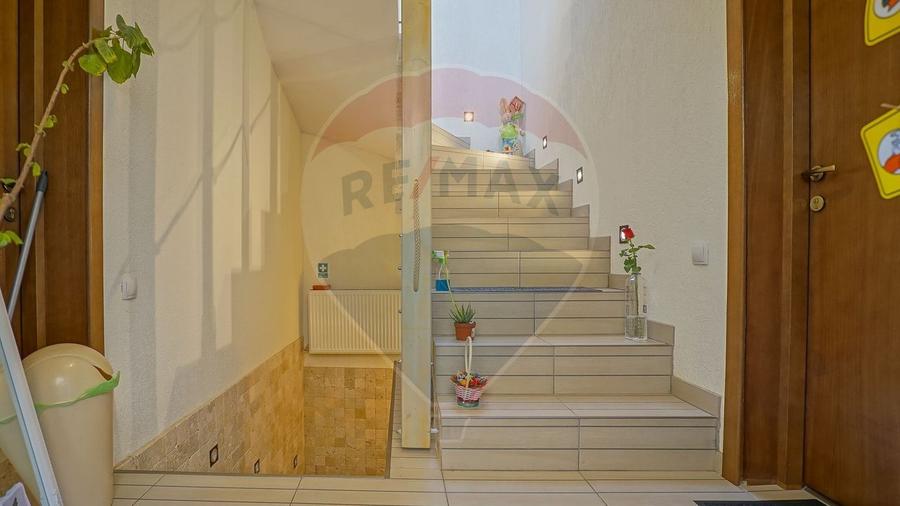 Casă individuală cu 6 camere cu Teren 147 Mp în Centrul Istoric