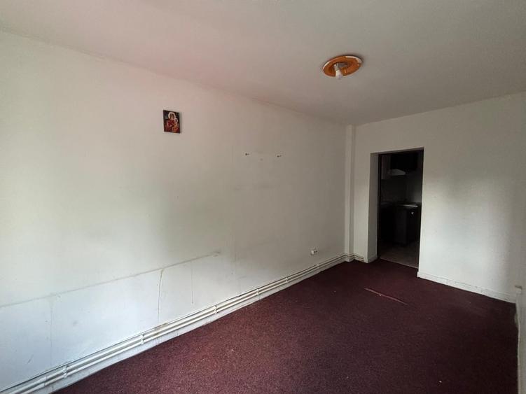 Apartament cu 3 camere circular în P-ța Alba Iulia