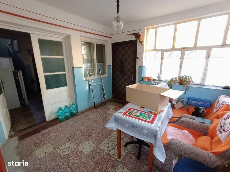 Casă cu 4 camere în Central
