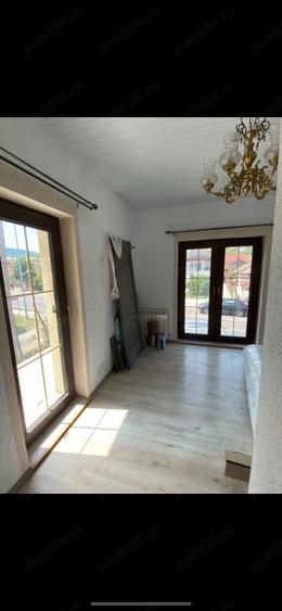 Casă cu 4 camere cu Teren 250 Mp în Central