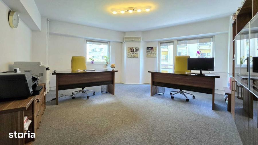 Apartament cu 4 camere decomandat în Centrul Istoric