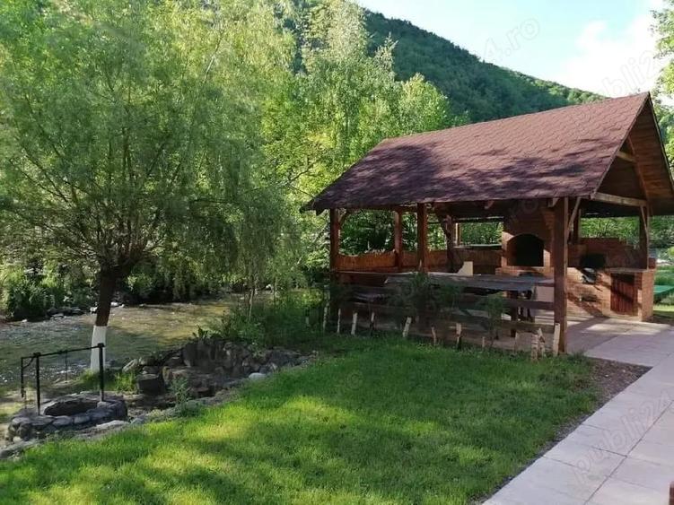 Casă cu Teren 4866 Mp în Central