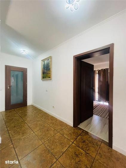Casă cu 5 camere cu Teren 233 Mp în Central