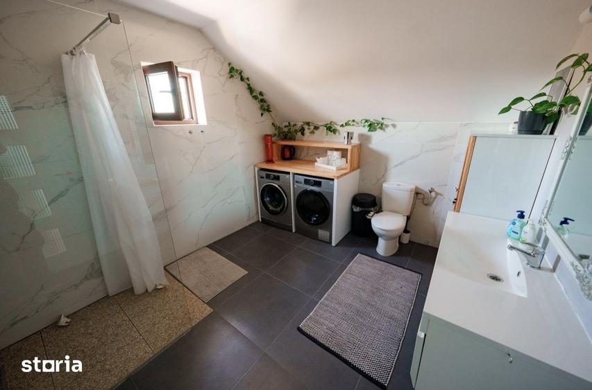 Casă cu 6 camere cu Teren 3700 Mp în Central