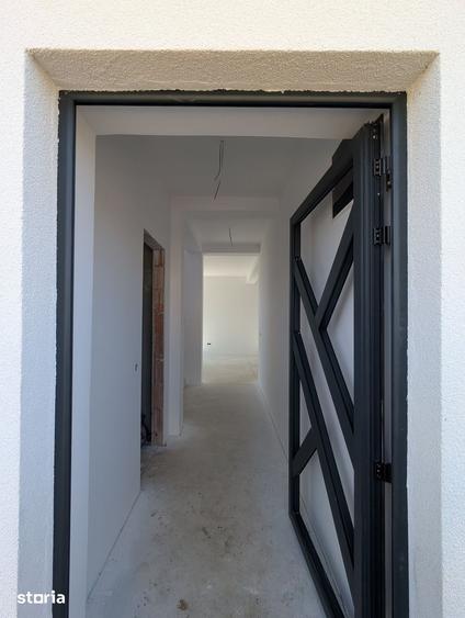 Casă cu 4 camere cu Teren 310 Mp în Cristian