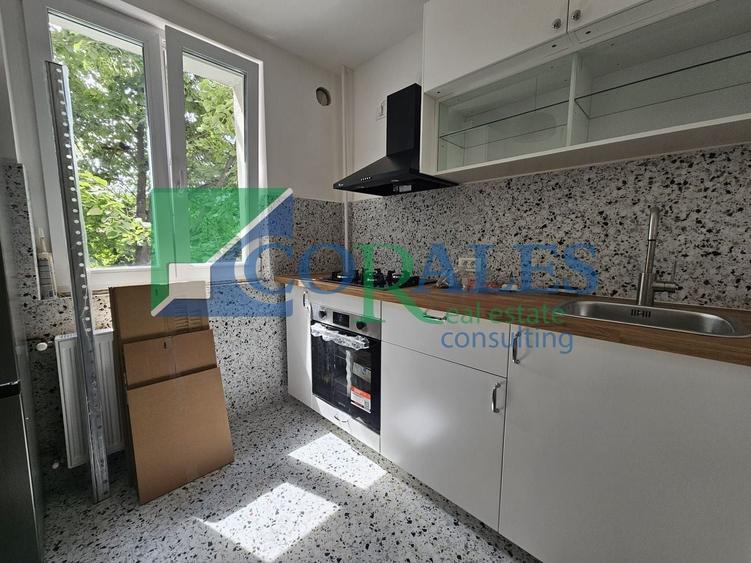 Apartament cu 2 camere decomandat, mobilat în Central